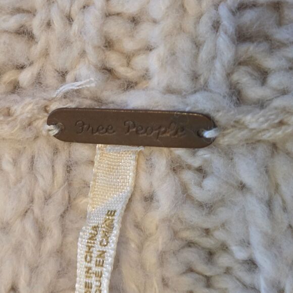 Free People Chunky Knit Cropped Cardigan Sweater Oversized Shawl Women's XS - Picture 5 of 9